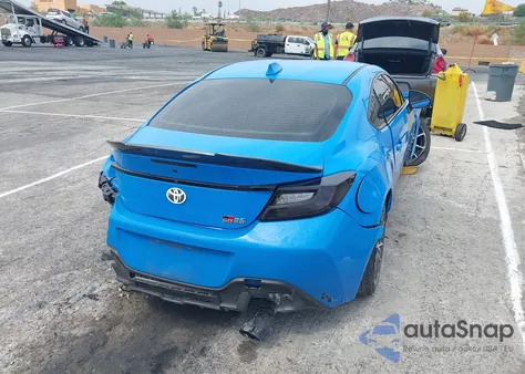 2024 Toyota Gr86 z USA, uszkodzony, nr VIN JF1ZNBB18R9759861